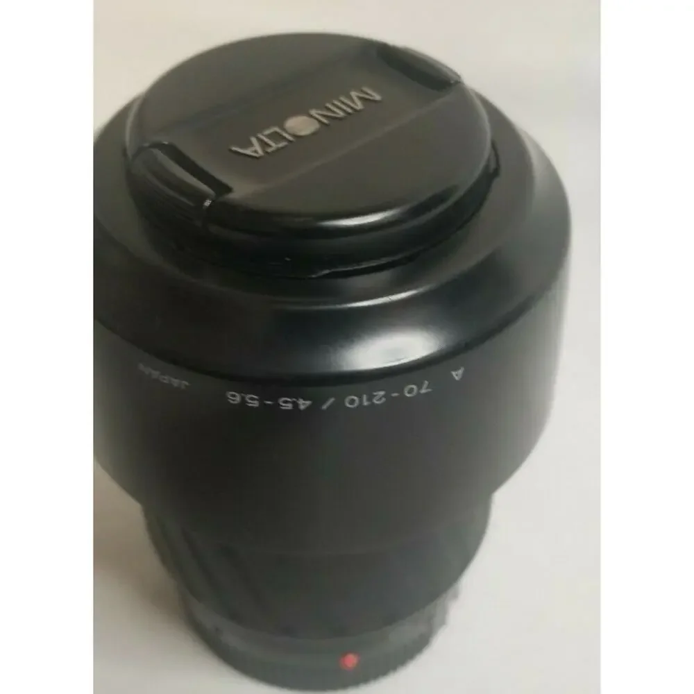 Minolta AF 70-210 Telephoto Zoom Lens - 1:4.5 (22) - 5.6 - With Hood